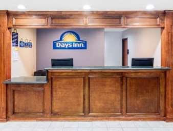 Days Inn By Wyndham Galliano La Интериор снимка