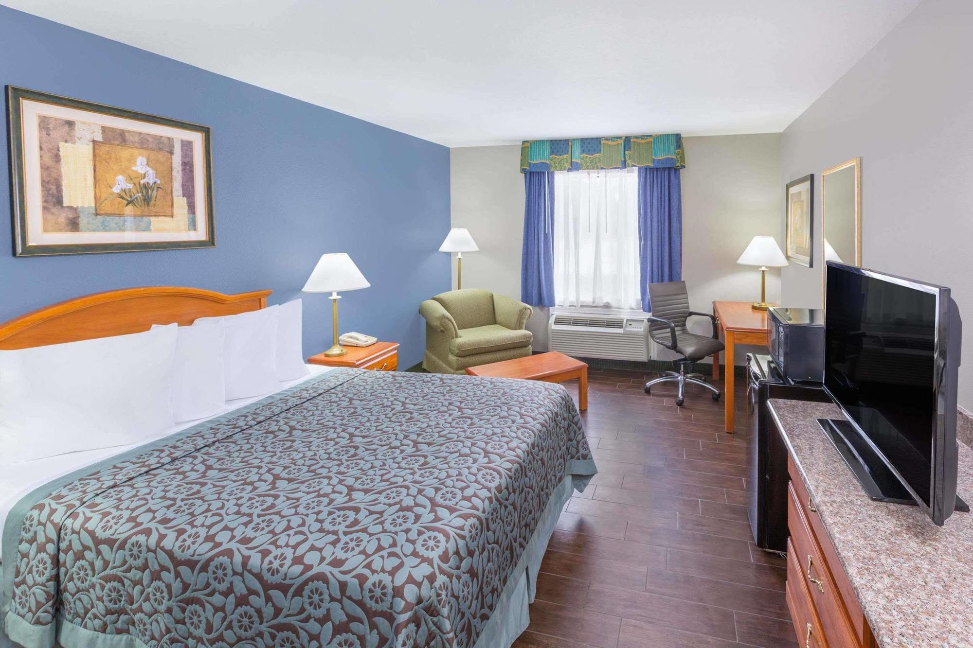 Days Inn By Wyndham Galliano La Екстериор снимка